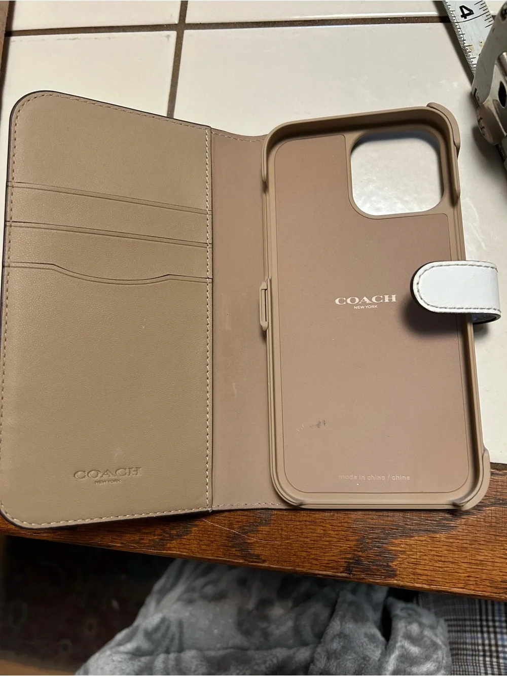Coach White Floral Signature Wallet Phone Case iPhone 14
